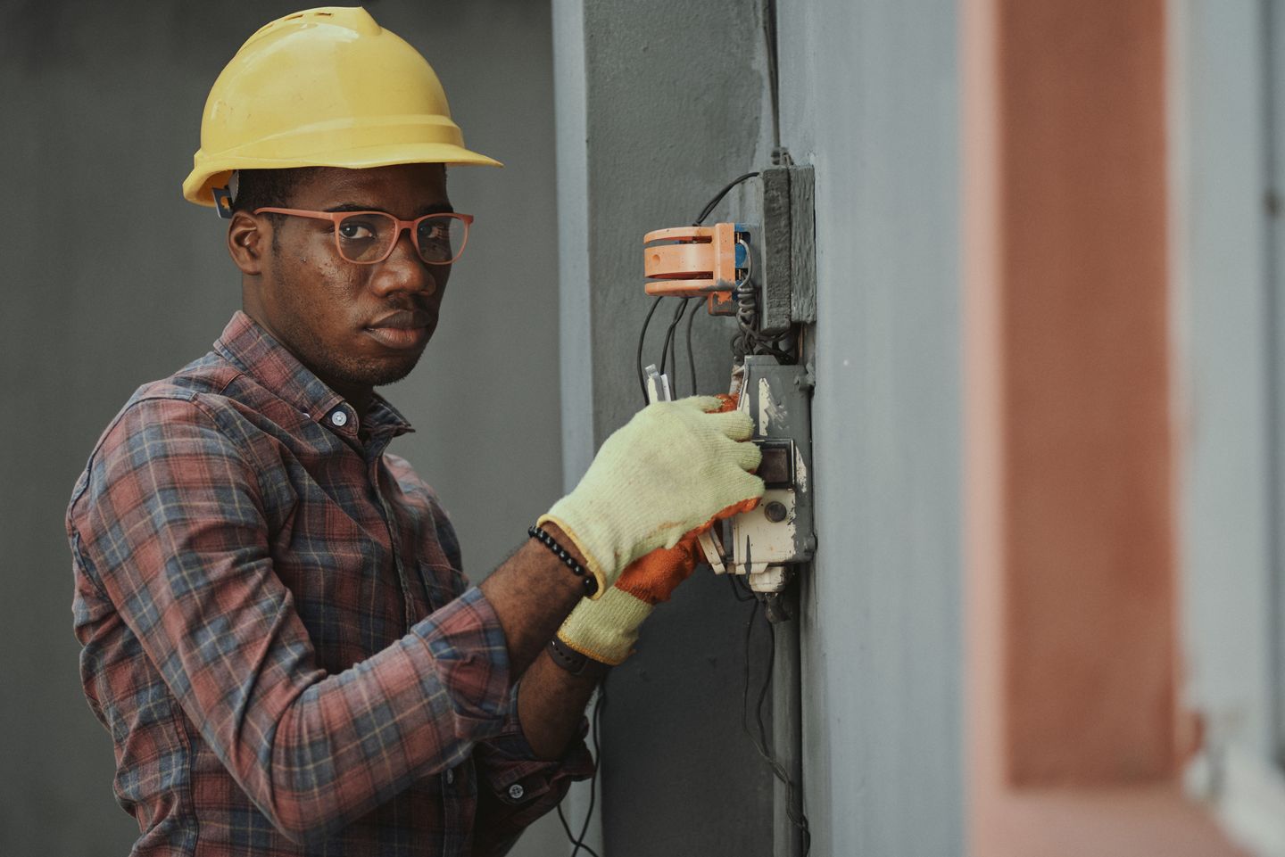Illustrative electrical photography